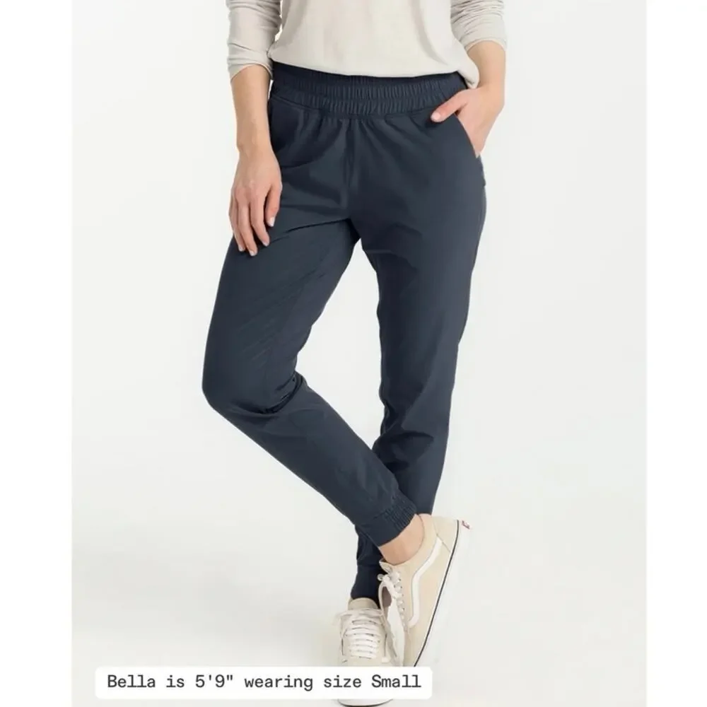 NWOT Women’s Free Fly Pull-On Breeze Jogger in Storm Cloud SZ S